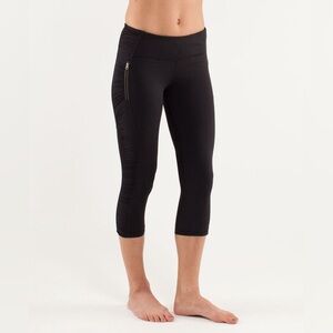 Lululemon Run In The Sun Crop Leggings Black Size 6 Capri Zip Pocket